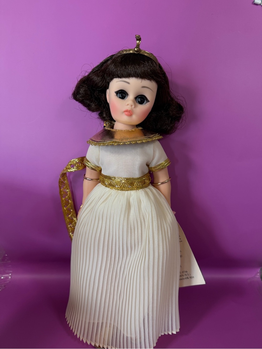 Madame Alexander Cleopatra Doll #1315 12 Tall In Original Box with Tag Vintage - Picture 4 of 12